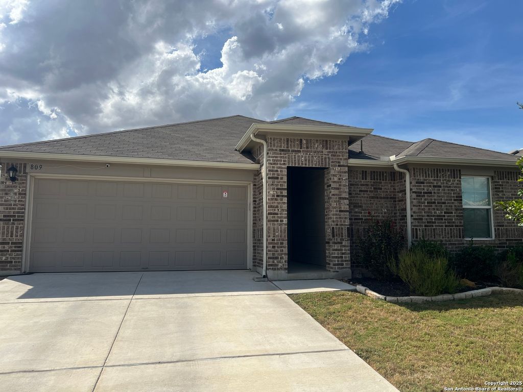 Photo of 809 Margay Loop, Seguin, TX 78155 (MLS # 1913290)