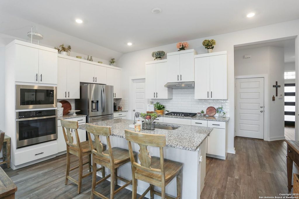 Photo of 904 Brook, New Braunfels, TX 78130 (MLS # 1916543)