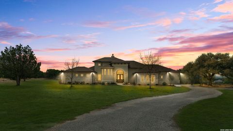 Photo of 719 Kreutzberg, Boerne, TX 78006 (MLS # 1948278)