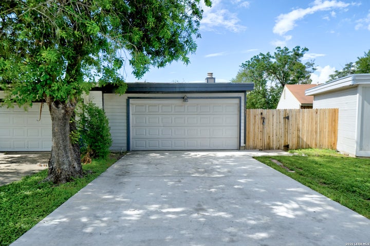 Photo 1 of 19 — 9507 SIMPLICITY DR, San Antonio, TX 78245