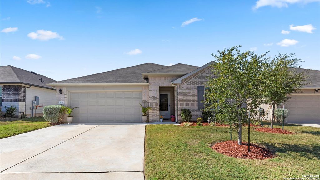 Photo of 424 Chaco Loop, Seguin, TX 78155 (MLS # 1922885)