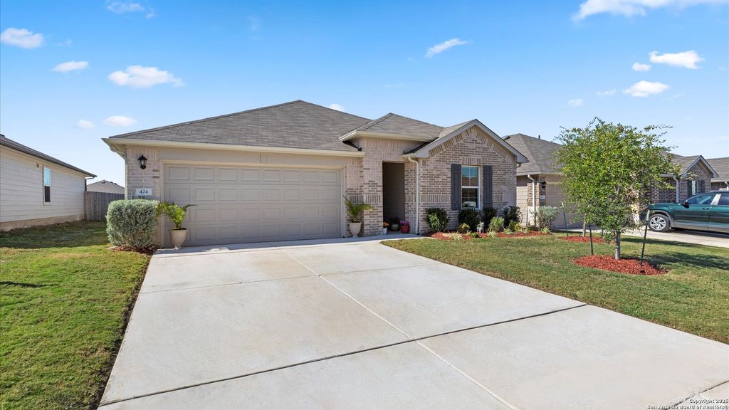 Photo of 424 Chaco Loop, Seguin, TX 78155 (MLS # 1922885)