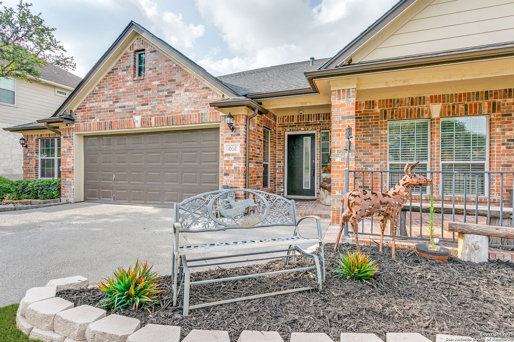 Photo of 1002 alpine pond, San Antonio, TX 78260 (MLS # 1868657)