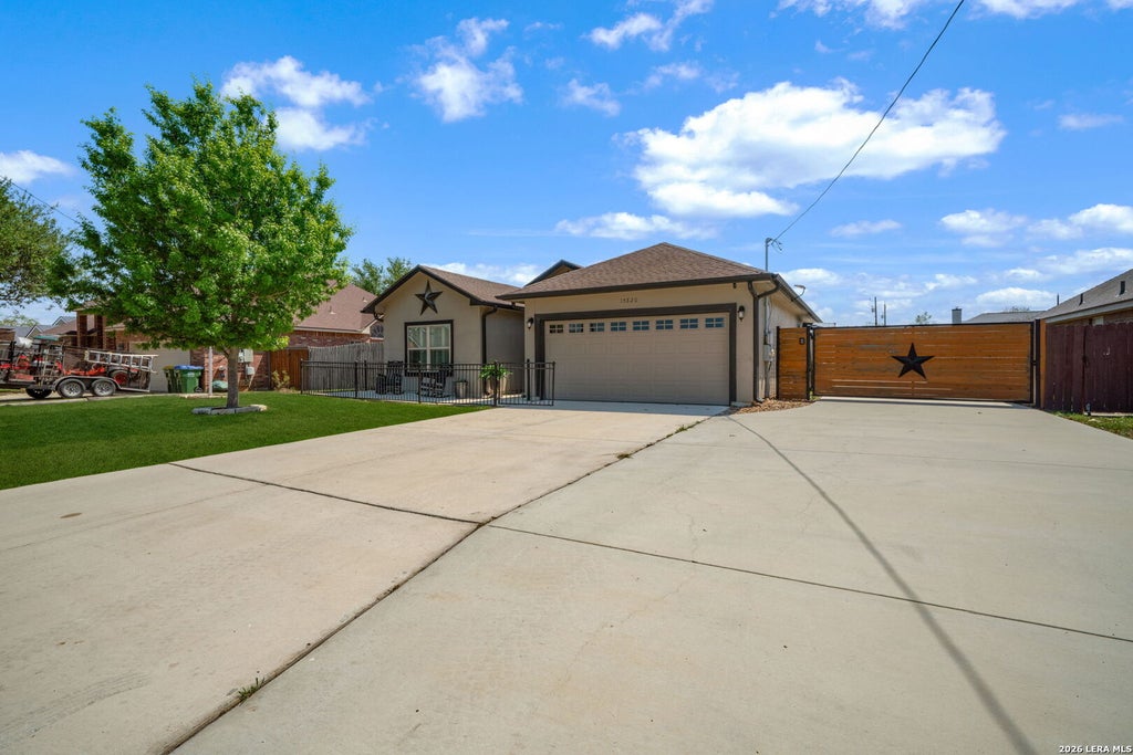 Photo of 15820 Chippewa, Selma, TX 78154 (MLS # 1942136)