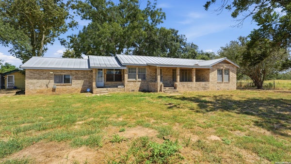 15510 US HIGHWAY 87 W, ADKINS, TX 78101 - Image 36587f4893592a9652e2ece4b433f1e2/3616112616