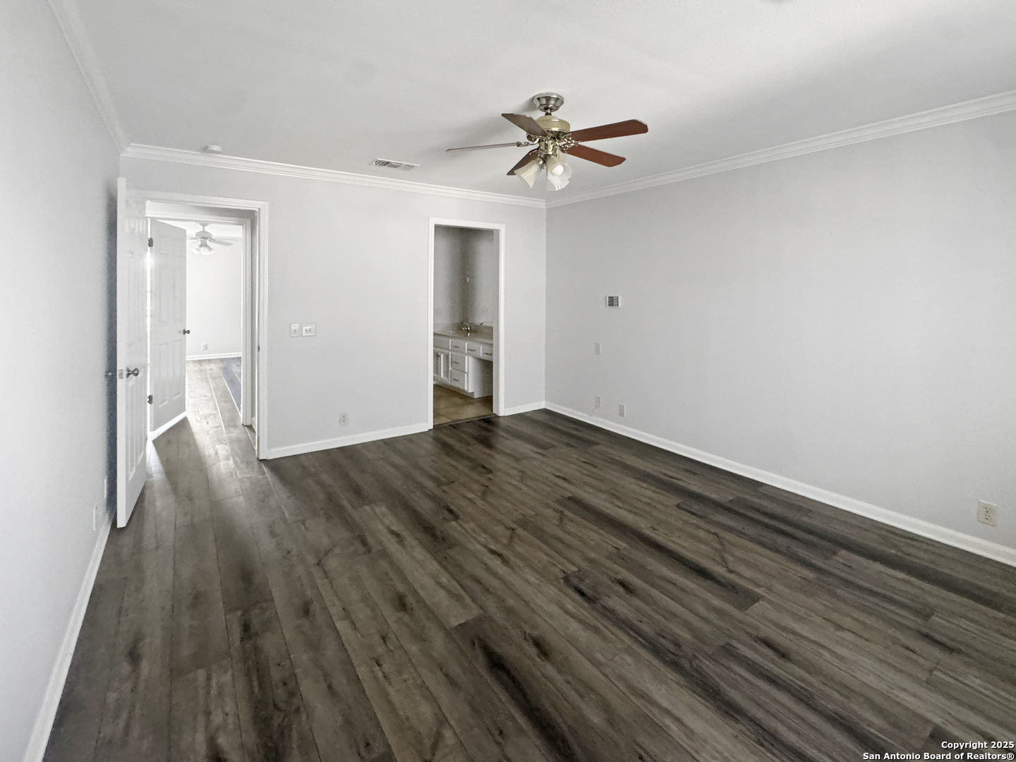 210 CIRCLE ST 05