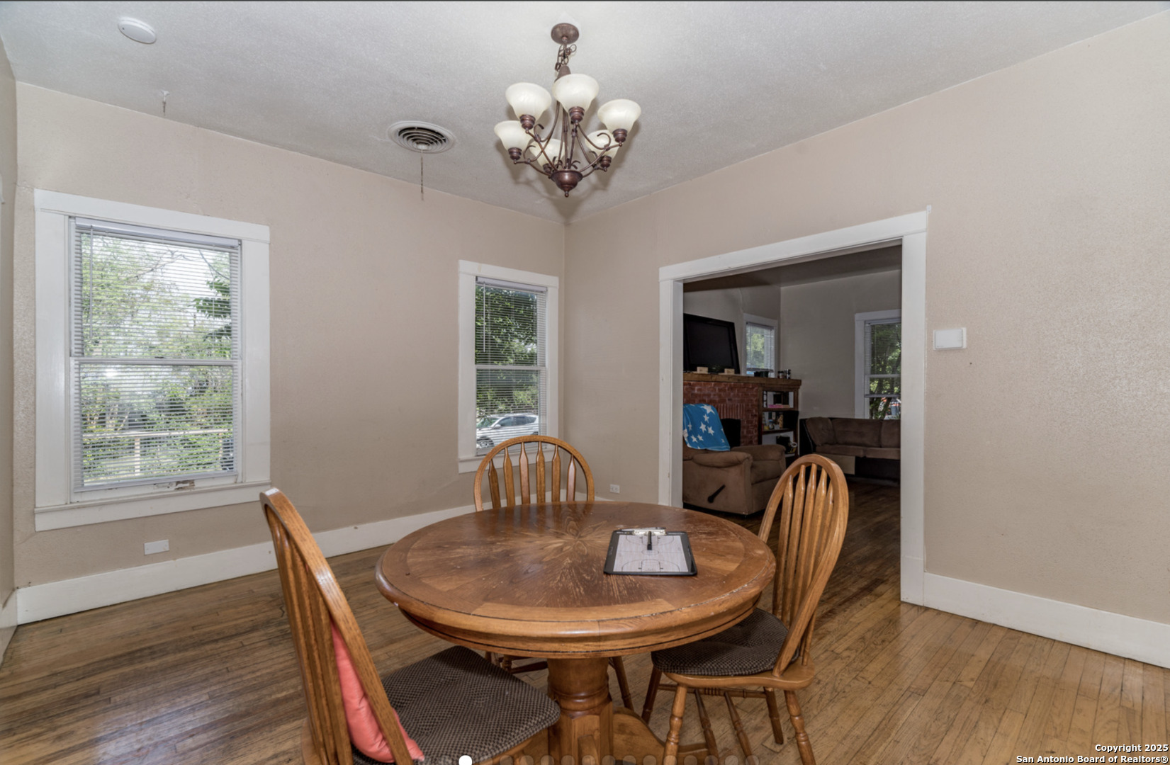 538 W Elsmere