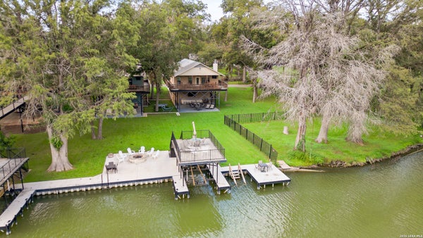 1115 ETHEL, SEGUIN, TX 78155 - Image 3689dfd3ee2377a121a95a3f259ad73b/2767424295