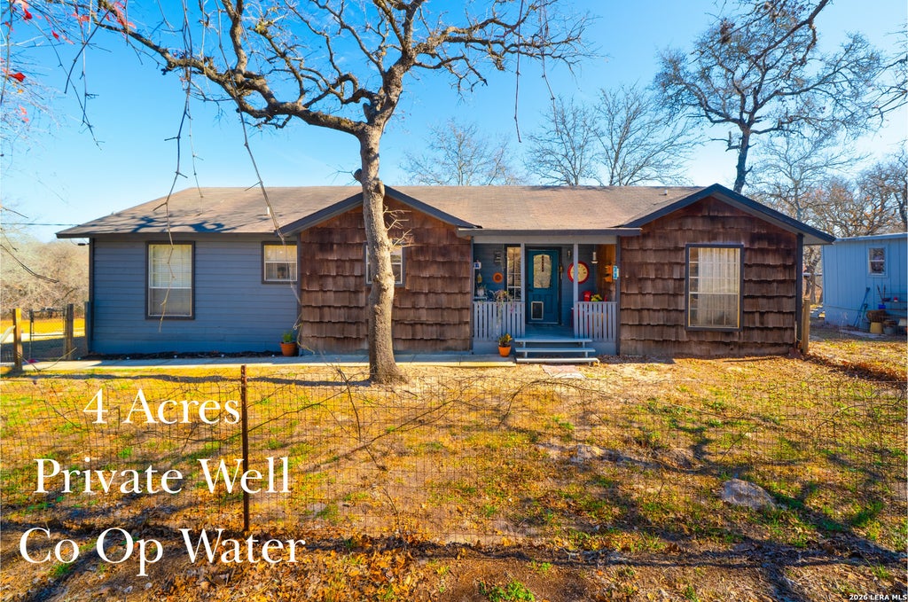 Photo of 119 Post Oak Rd, La Vernia, TX 78121 (MLS # 1932406)