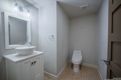 Tiny photo for 208 Lemonwood, Castle Hills, TX 78213 (MLS # 1931403)