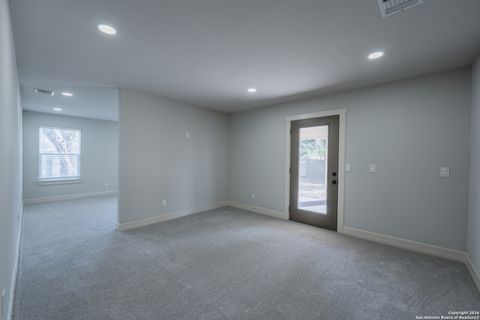 Tiny photo for 208 Lemonwood, Castle Hills, TX 78213 (MLS # 1931403)