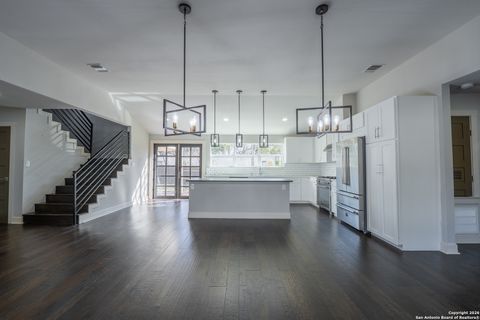 Tiny photo for 208 Lemonwood, Castle Hills, TX 78213 (MLS # 1931403)