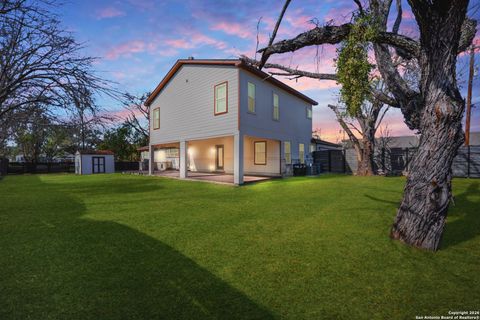 Tiny photo for 208 Lemonwood, Castle Hills, TX 78213 (MLS # 1931403)