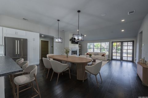 Tiny photo for 208 Lemonwood, Castle Hills, TX 78213 (MLS # 1931403)