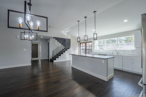 Tiny photo for 208 Lemonwood, Castle Hills, TX 78213 (MLS # 1931403)