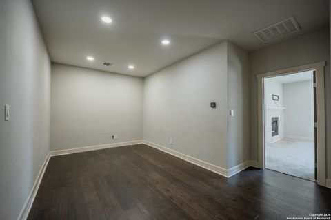 Tiny photo for 208 Lemonwood, Castle Hills, TX 78213 (MLS # 1931403)