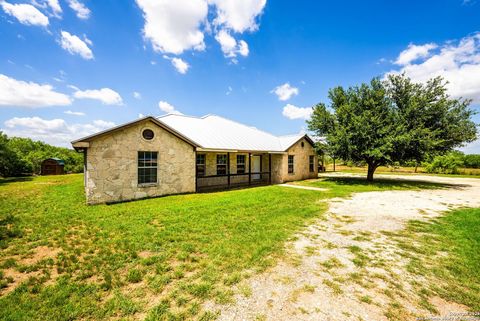 Single Family Residence in Somerset TX 6971 fm 3175 4.jpg