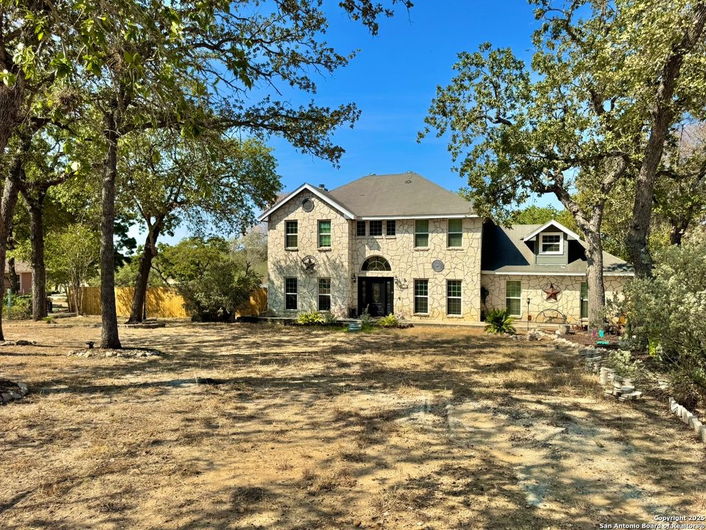 Photo of 325 Eagle Ridge, Floresville, TX 78114 (MLS # 1919752)
