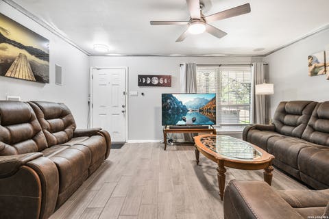 Property photo of 8401 N New Braunfels 146, San Antonio, TX 78209