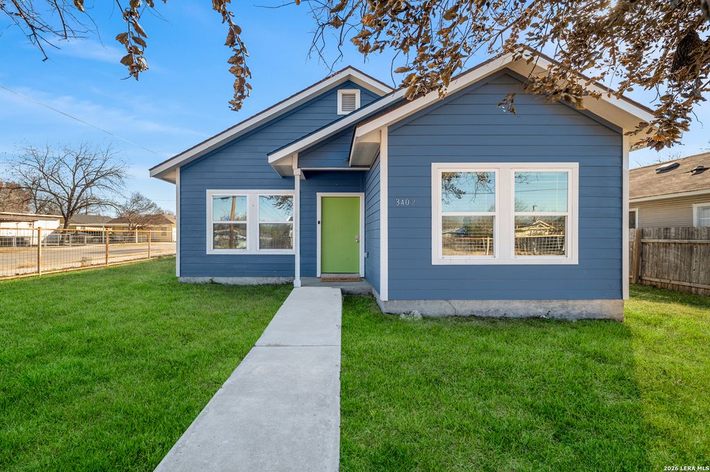 Photo of 3402 W Salinas St, San Antonio, TX 78207 (MLS # 1939938)
