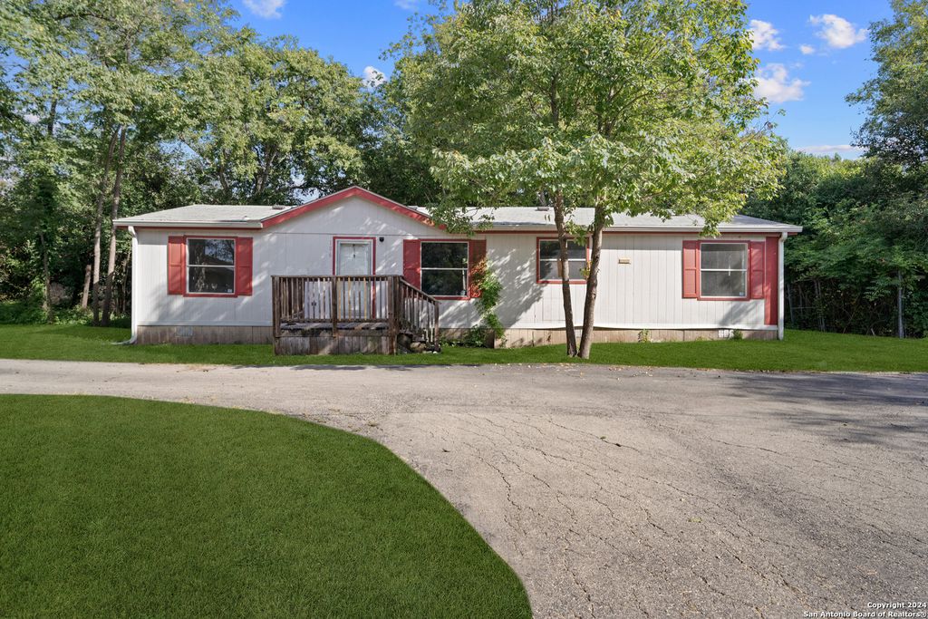 Photo of 106 Haeckerville Rd, Cibolo, TX 78108 (MLS # 1915266)