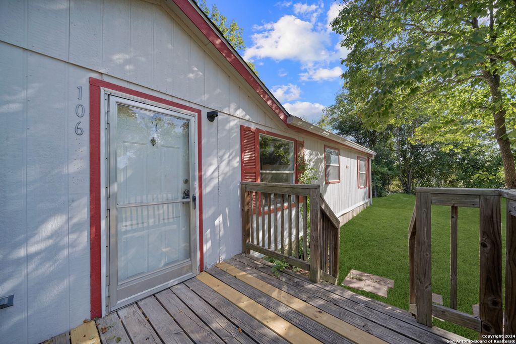 Photo of 106 Haeckerville Rd, Cibolo, TX 78108 (MLS # 1915266)