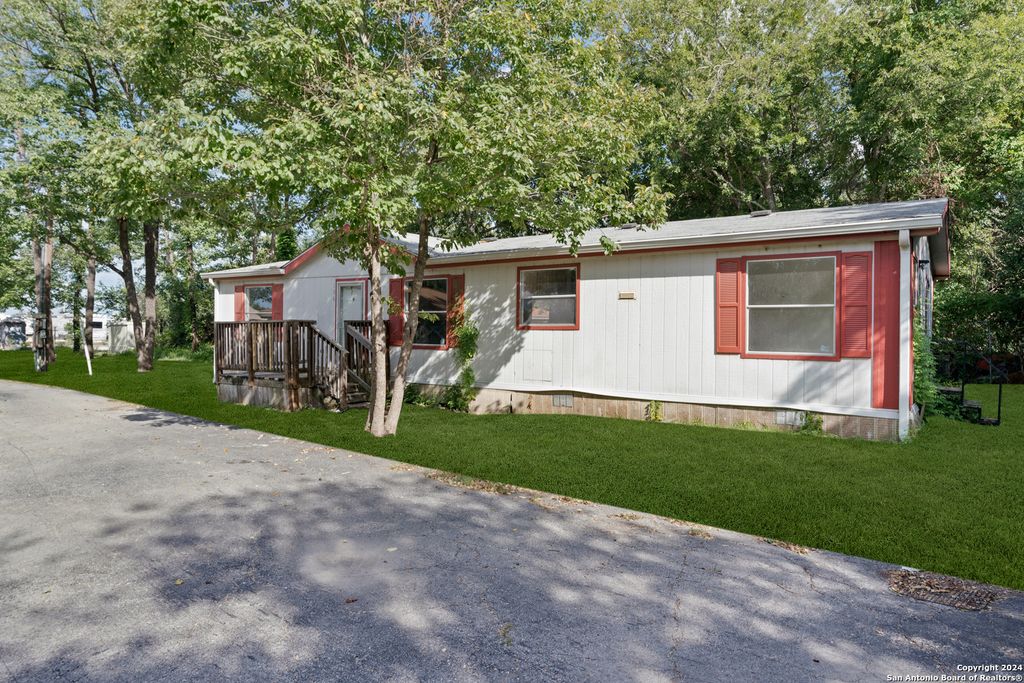 Photo of 106 Haeckerville Rd, Cibolo, TX 78108 (MLS # 1915266)