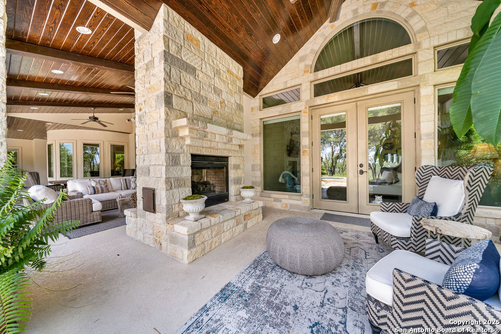 9719 Autumn Canyon