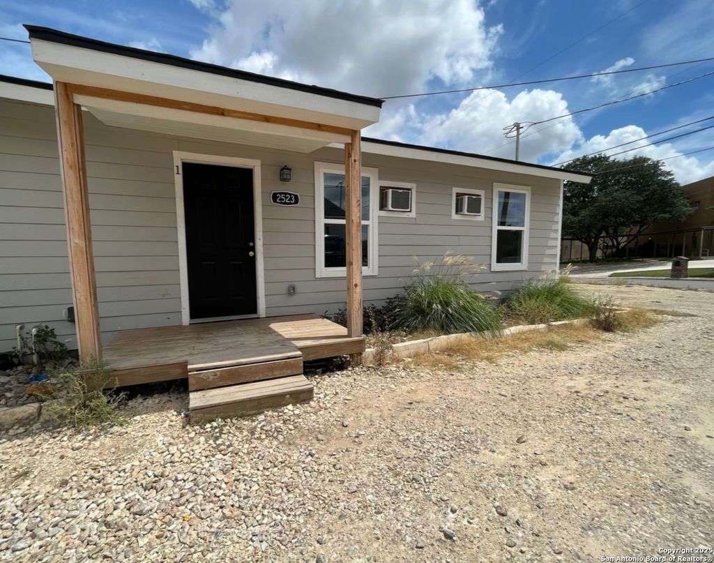 Photo of 2523 OBSERVATION DR W #W, San Antonio, TX 78227 (MLS # 1877546)