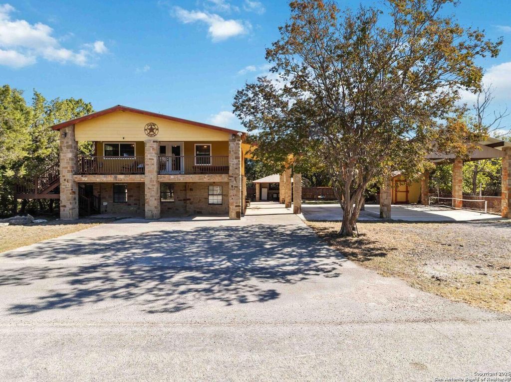 Photo of 2481 Lakeshore, Canyon Lake, TX 78133 (MLS # 1923255)