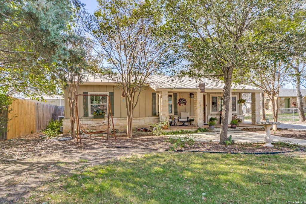 Photo of 313 Roosevelt, Boerne, TX 78006 (MLS # 1949020)