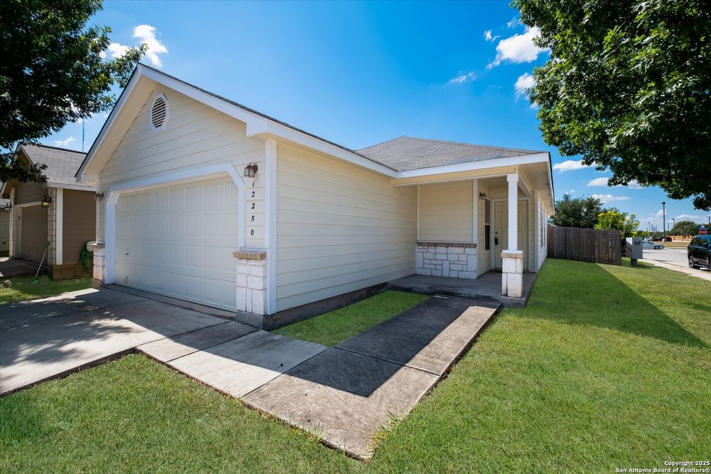 Photo of 12250 AUTUMN CHERRY, San Antonio, TX 78254 (MLS # 1883630)