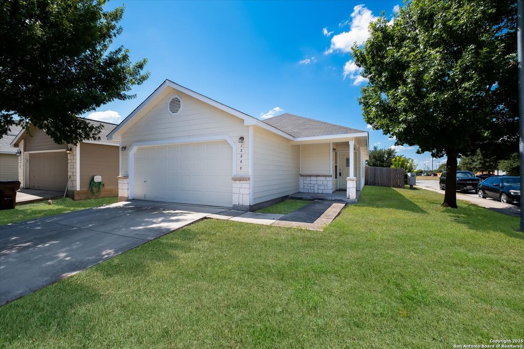 Photo of 12250 AUTUMN CHERRY, San Antonio, TX 78254 (MLS # 1883630)