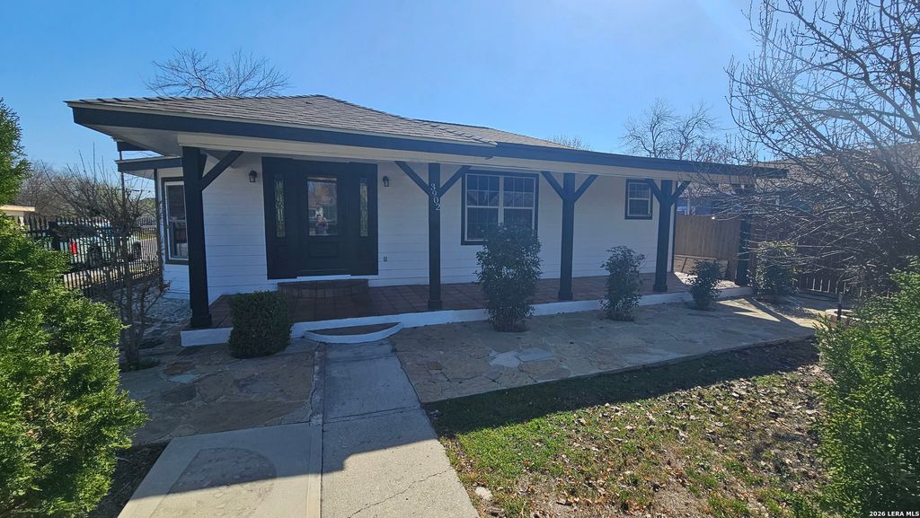 Photo of 3902 W Salinas, San Antonio, TX 78207 (MLS # 1945501)