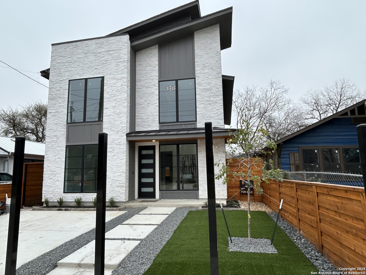 108 DOWDY ST