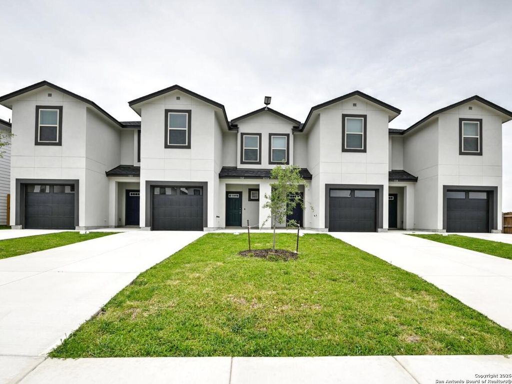 Photo of 8406 Via Pisa, San Antonio, TX 78227 (MLS # 1932457)