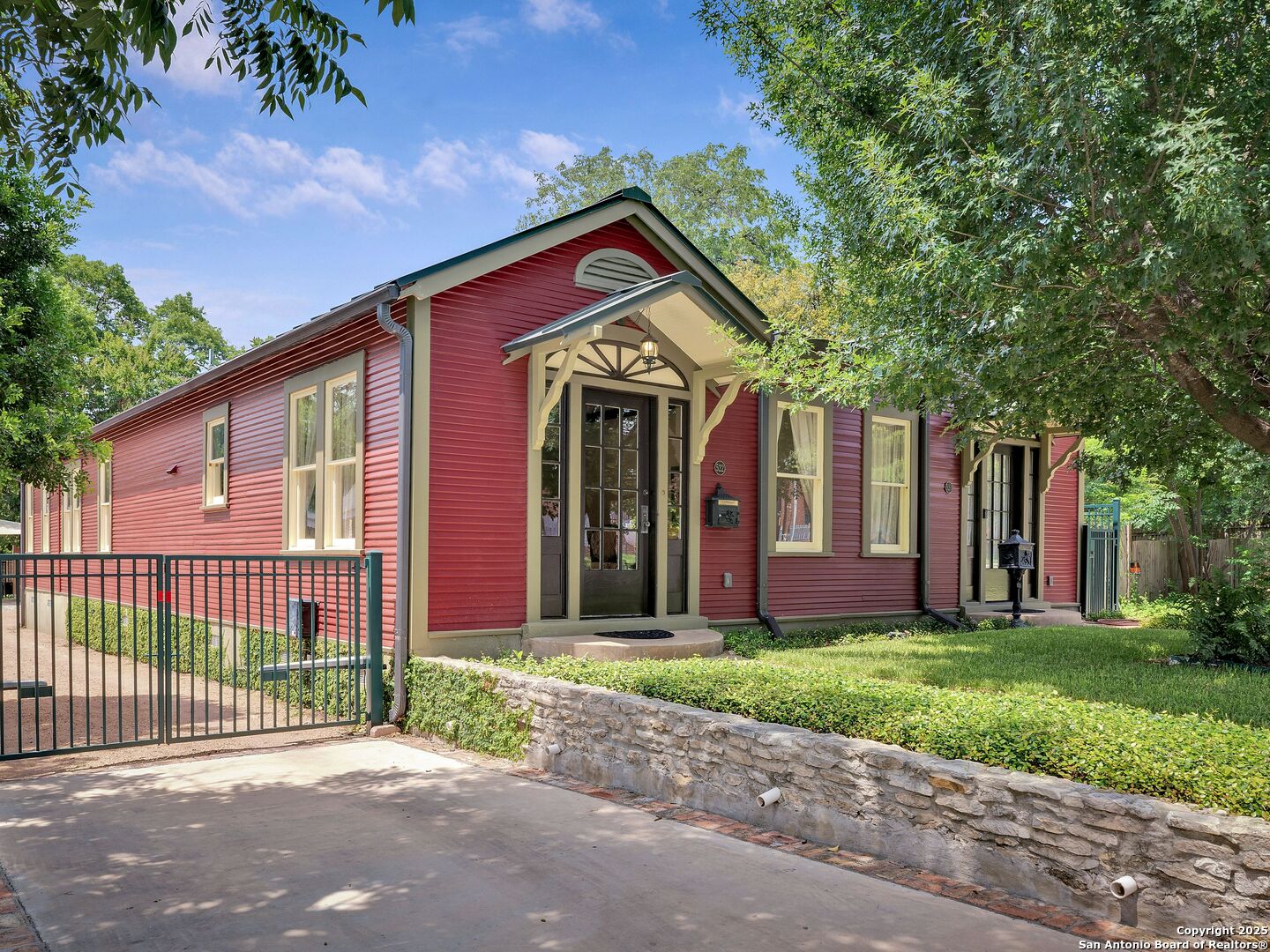 520 E Mulberry