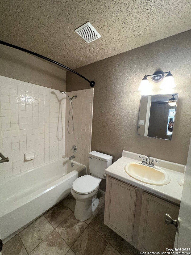 San Antonio, Texas 78249, United States, 3 Bedrooms Bedrooms, ,3 BathroomsBathrooms,Residential,Active,227974