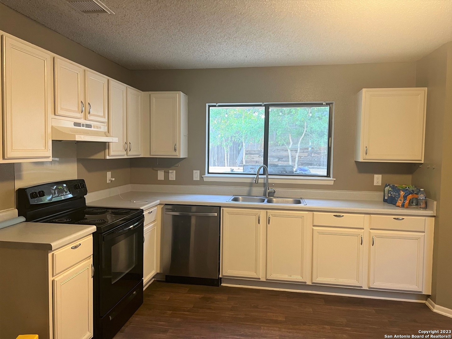 San Antonio, Texas 78249, United States, 3 Bedrooms Bedrooms, ,3 BathroomsBathrooms,Residential,Active,227974