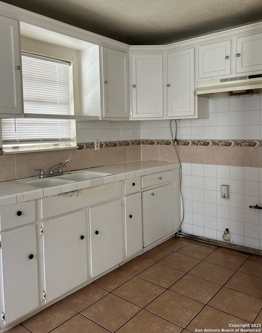 140 Glenarm Pl