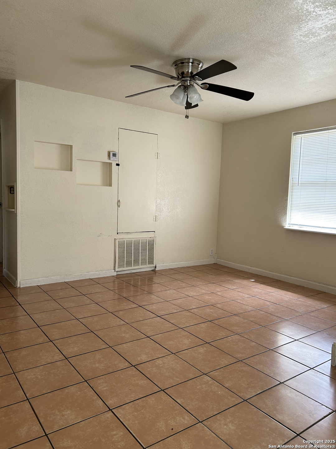 140 Glenarm Pl
