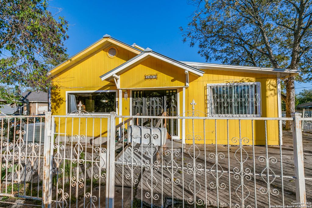 Photo of 1022 S Hamilton, San Antonio, TX 78207 (MLS # 1928413)