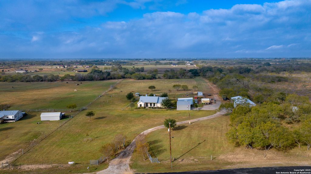 Photo of 3585 Pittman, St Hedwig, TX 78152 (MLS # 1928603)