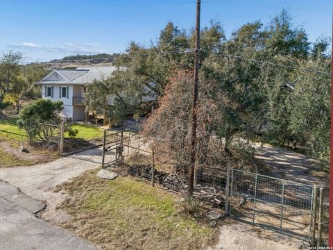 515 Valley Ridge Canyon Lake TX 78133