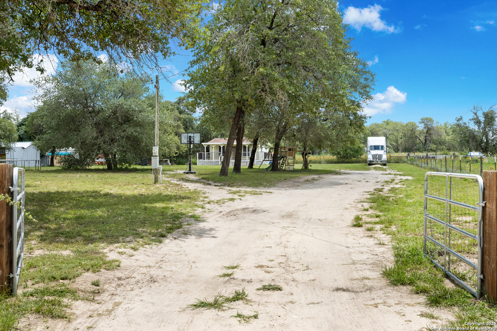 23123 HICKORY PASS