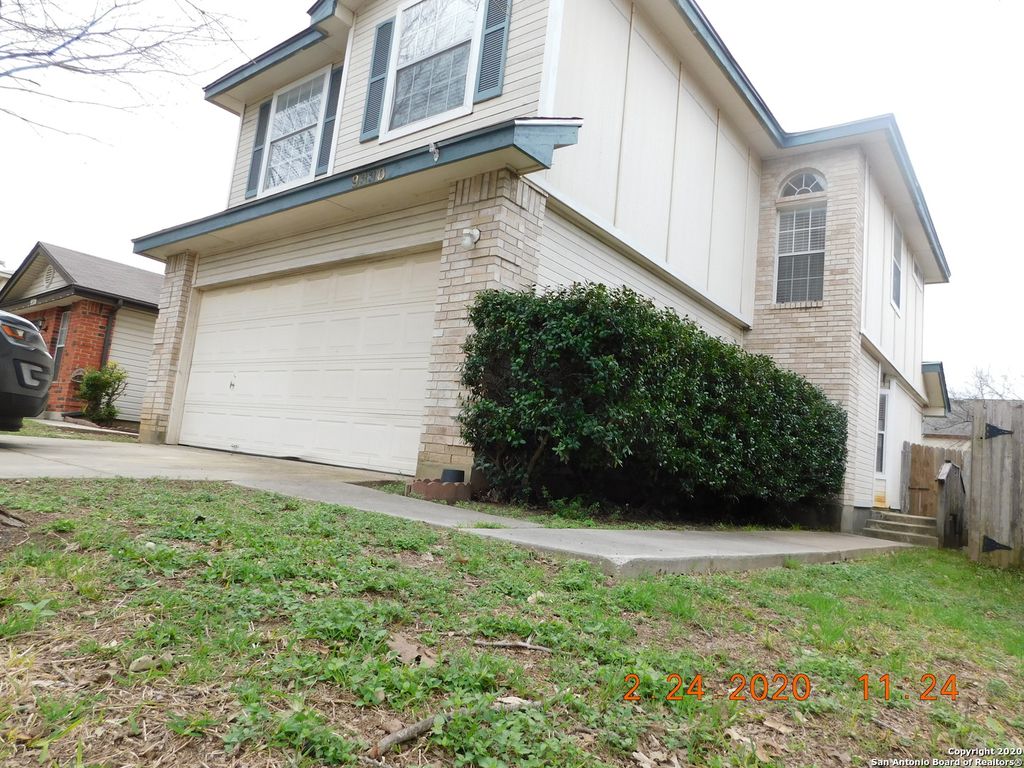 Photo of 9330 GILLCROSS WAY, San Antonio, TX 78250 (MLS # 1945428)
