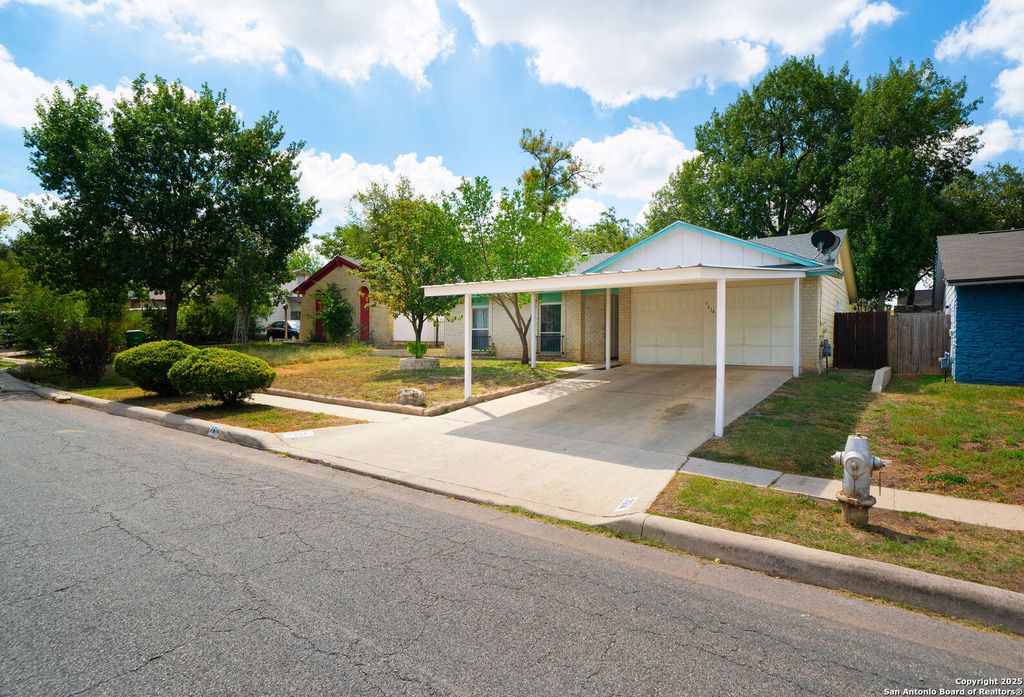 Photo of 7614 Meadow Green, San Antonio, TX 78251 (MLS # 1913627)