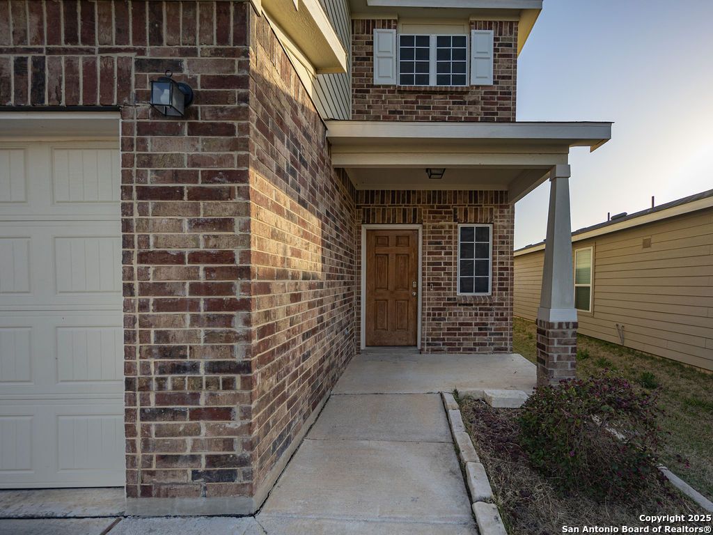 Photo of 423 Dappled Willow, New Braunfels, TX 78130 (MLS # 1917922)