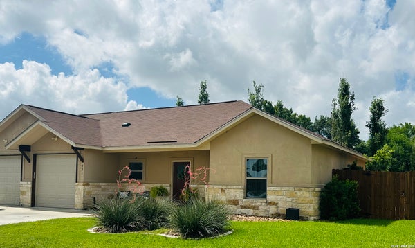 231 NAVARRO XING # 7B, SEGUIN, TX 78155 - Image 387c436ea96008e71b5be98209d8a367/2063345356