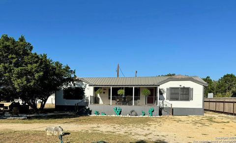 A home in Leakey